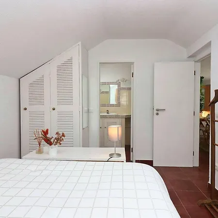 بيت للعطل Comfortable House In With Terrace ساو مارتينهو دو بورتو