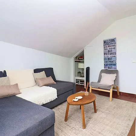 بيت للعطل Comfortable House In With Terrace *
