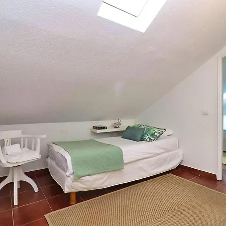 Comfortable House In With Terrace بيت للعطل *